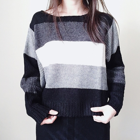 Xmas SALENWT Black white grey stripe sweater - Picture 3 of 6